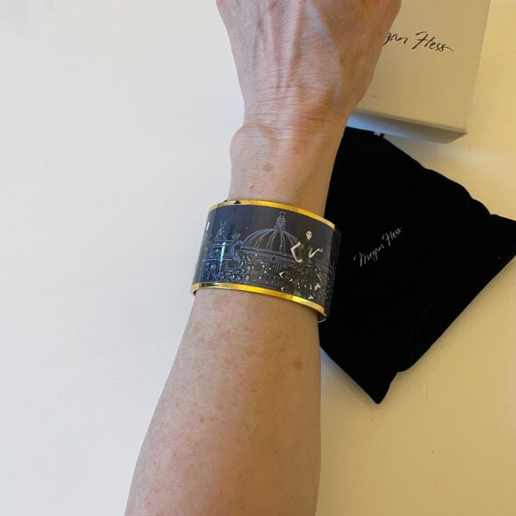 Authentic Megan Hess Enamel Bracelet Bangle 18k Gold Plated - Picture 7 of 10